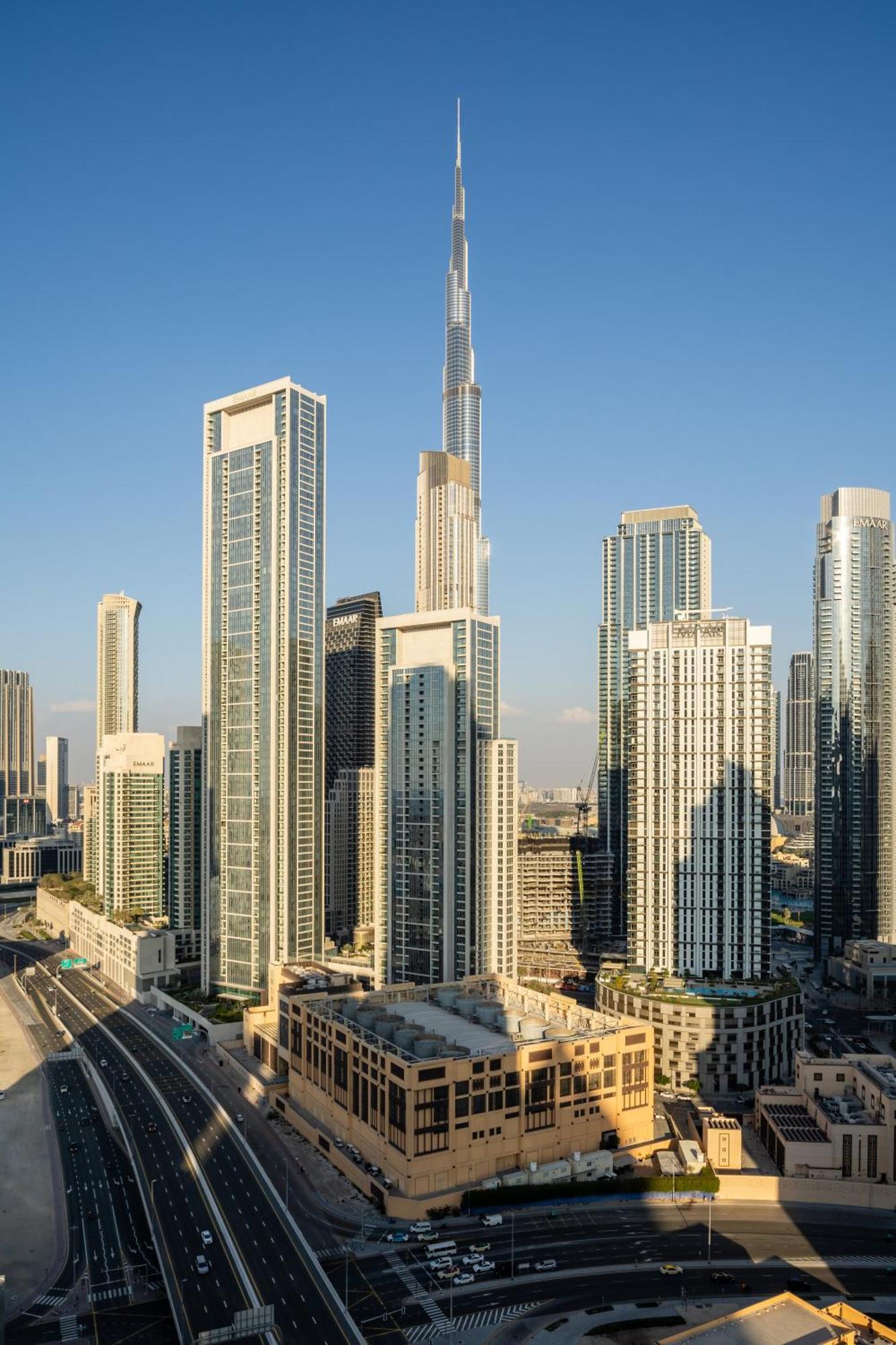 Burj Khalifa Views 2Br With Infinity Pool Downtown Lägenhet Dubai Exteriör bild