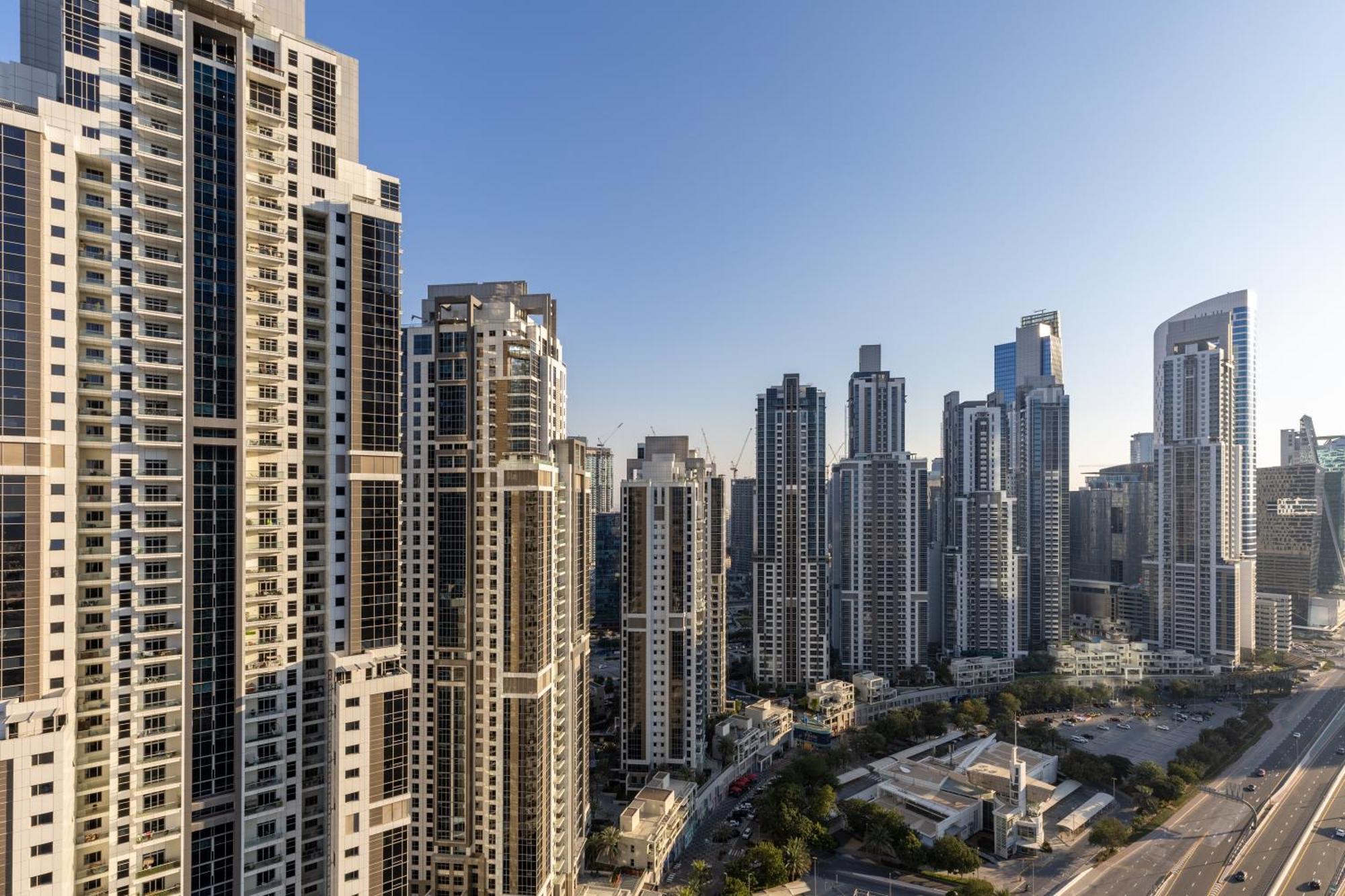 Burj Khalifa Views 2Br With Infinity Pool Downtown Lägenhet Dubai Exteriör bild